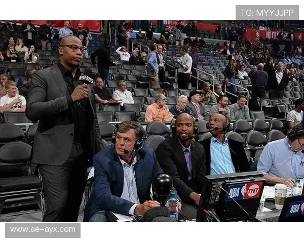 某球员社交媒体动态引热议,粉丝纷纷猜测背后暗藏玄机