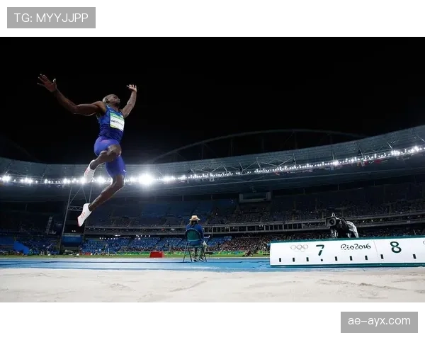 传奇再现:卡尔·刘易斯在巴塞罗那1992奥运会的四金壮举