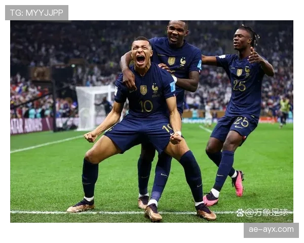 法国队内讧风波加剧,球队士气遭遇严峻挑战 法国队内讧风波加剧,球队士气遭遇严峻挑战