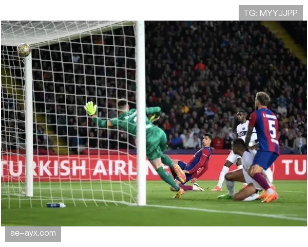 登贝莱vs贝尔:速度冲击时代,边路爆破手的战术角色差异 登贝莱vs贝尔:速度冲击时代,边路爆破手的战术角色差异